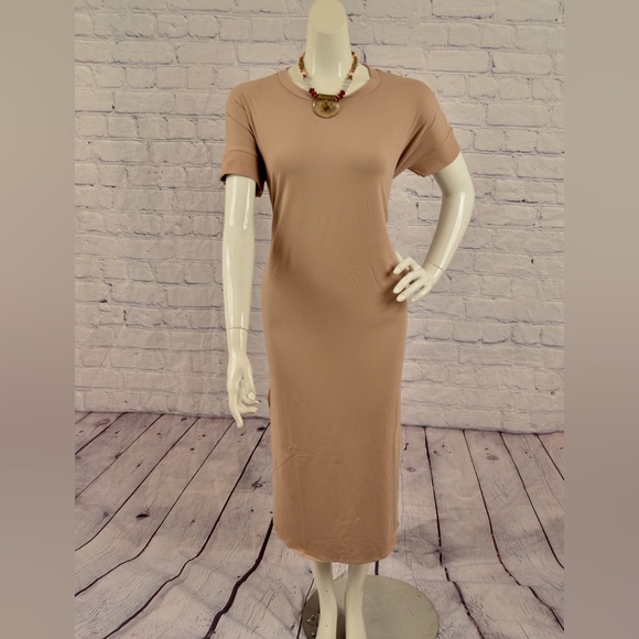 Brand New Maxi Dress With A Side Slit Size Various - Picture 4 of 8